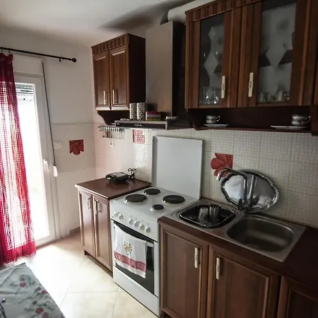 Eva's House With 2 Bedrooms And Private Courtyard Yiannouli