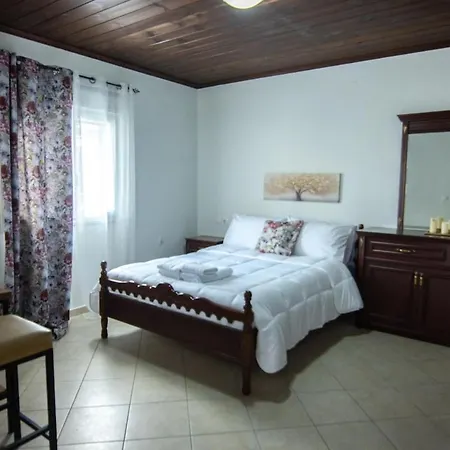 Ferienhaus Eva's House With 2 Bedrooms And Private Courtyard Yiannouli