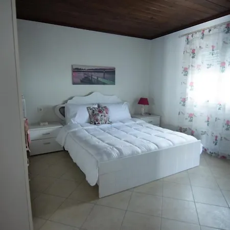 Eva's House With 2 Bedrooms And Private Courtyard * Yiannouli