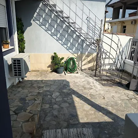 Eva's House With 2 Bedrooms And Private Courtyard