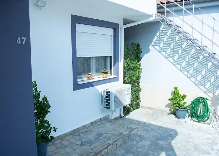 Eva's House With 2 Bedrooms And Private Courtyard Yiannouli