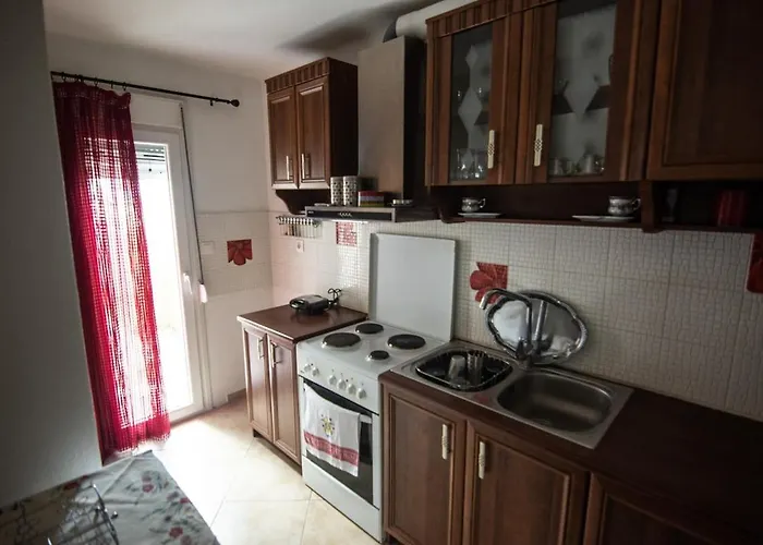 Eva's House With 2 Bedrooms And Private Courtyard Yiannouli