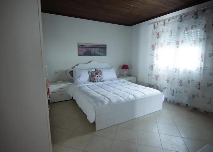 Eva's House With 2 Bedrooms And Private Courtyard * Yiannouli