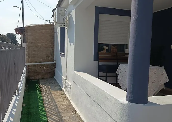 Eva's House With 2 Bedrooms And Private Courtyard Ferienhaus